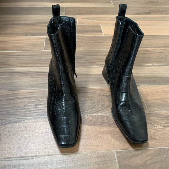 I am not wearing heels anymore. - Picture 6 of 8